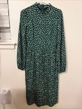 Women's Green Floral Long-Sleeve Knee Length Dress